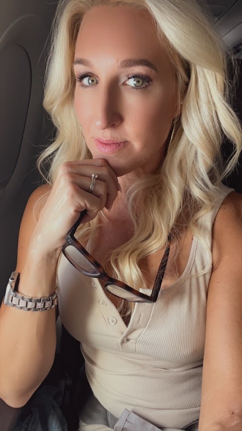 Amanda Carroll — Dating Coach